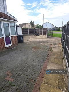 5 bedroom semi-detached house to rent, Birds Nest Avenue, Leicester, LE3