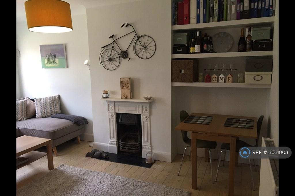 Apartment in London - View 2