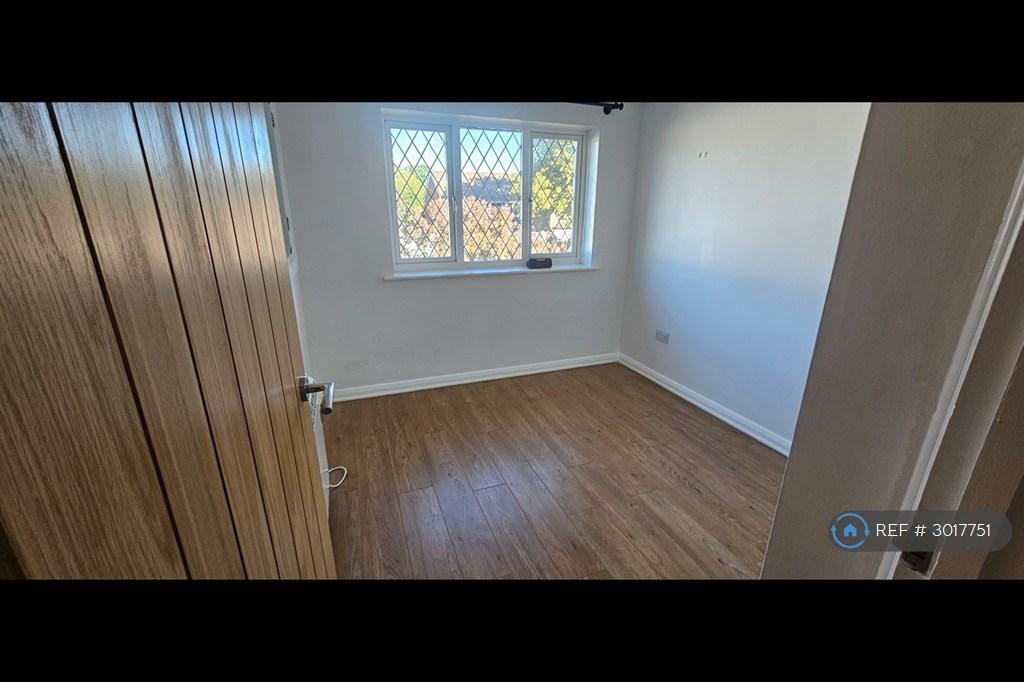 Apartment in Epsom and Ewell, Cuddington, Stoneleigh - View 5