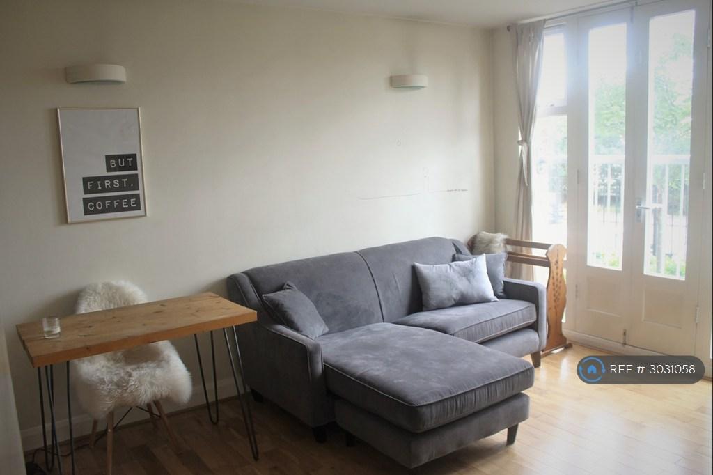 Apartment in London - View 2