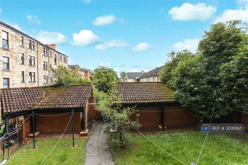 Apartment in Glasgow, South Lanarkshire - View 2