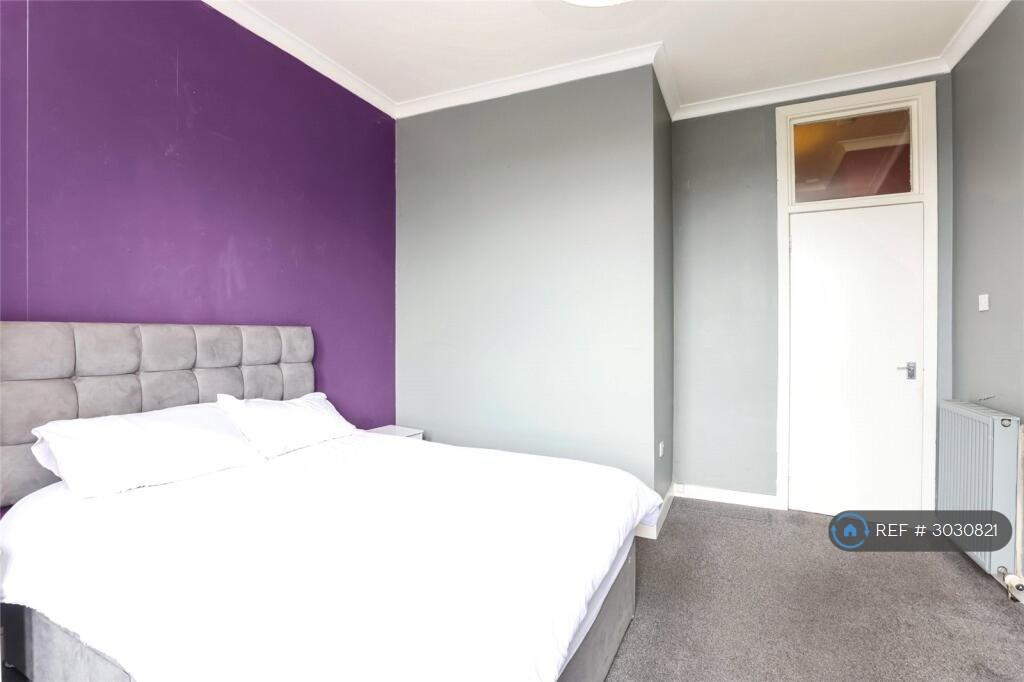 Apartment in Glasgow, South Lanarkshire - More