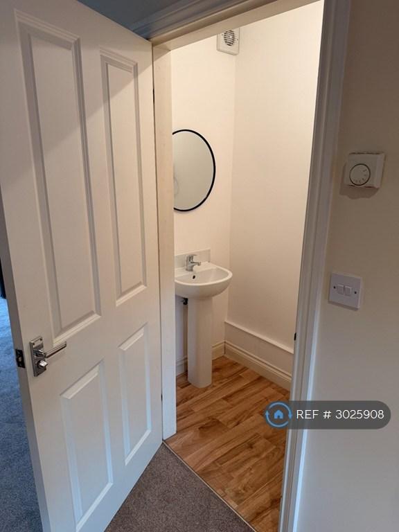 House in Leicester - More