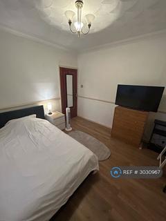 1 bedroom in a house share to rent, King Alfred Avenue, London, SE6