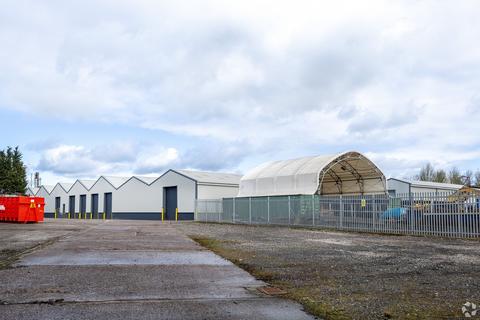 Warehouse to rent, Station Rd Wolverhampton WV10 7DB