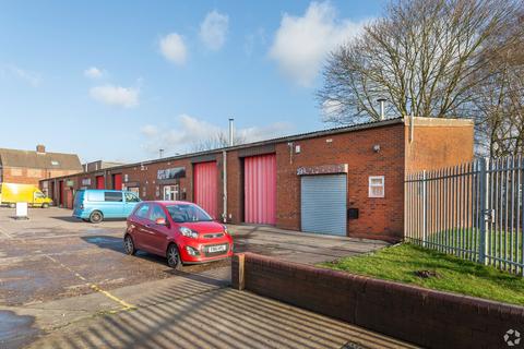 Warehouse to rent, Lynn Ln Shenstone WS14 0DJ