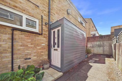 Birchfield Close, Coulsdon CR5