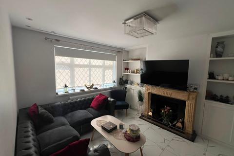 4 bedroom semi-detached house for sale, West Ridge Gardens, Greenford, UB6