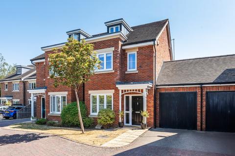 4 bedroom semi-detached house for sale, Wroth Place, Surrey GU4
