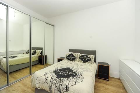 Studio to rent, Randall Place, Gatsby House, UB8