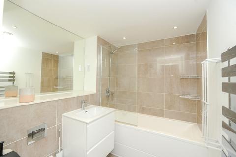 Studio to rent, Randall Place, Gatsby House, UB8