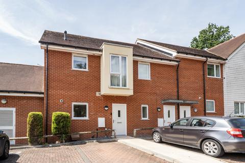 1 bedroom maisonette for sale, Strawberry Fields, Addlestone, Surrey, KT15