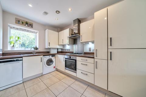 1 bedroom maisonette for sale, Strawberry Fields, Addlestone, Surrey, KT15