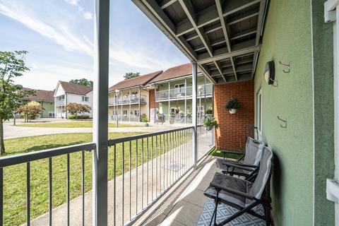 1 bedroom maisonette for sale, Strawberry Fields, Addlestone, Surrey, KT15