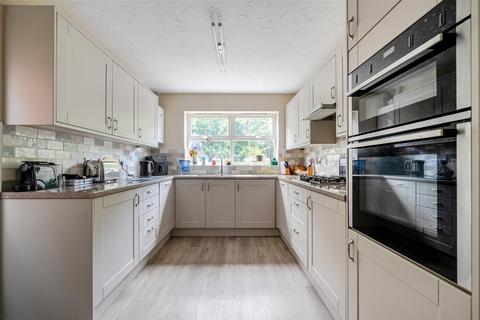4 bedroom detached house for sale, Gibbs Leaze, Trowbridge BA14