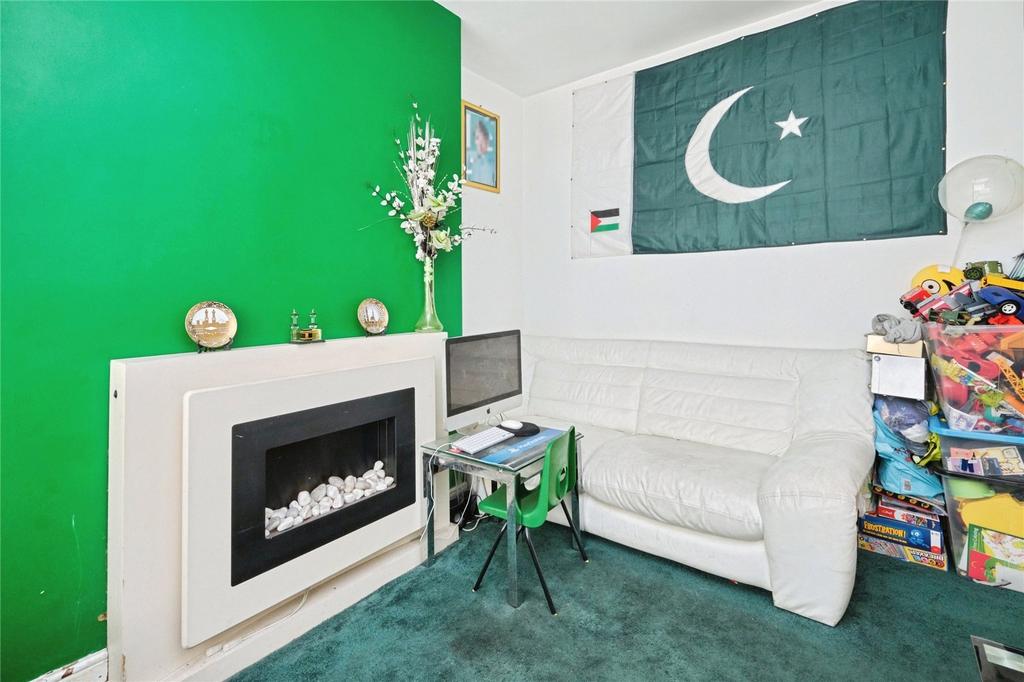 House in West Midlands - View 3