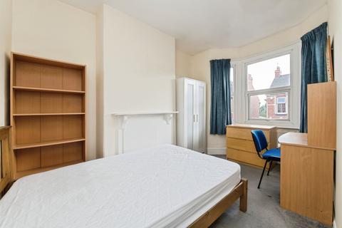 4 bedroom terraced house for sale, Ladysmith Road, Exeter