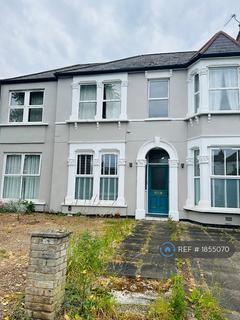 2 bedroom flat to rent, Wellmeadow Road, London, SE6