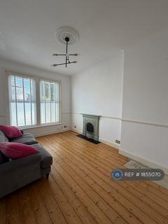 2 bedroom flat to rent, Wellmeadow Road, London, SE6