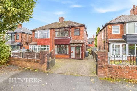 3 bedroom semi-detached house for sale, Hollinwood Avenue, Chadderton, Oldham