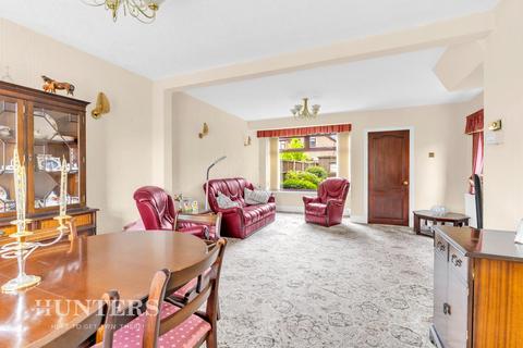 3 bedroom semi-detached house for sale, Hollinwood Avenue, Chadderton, Oldham