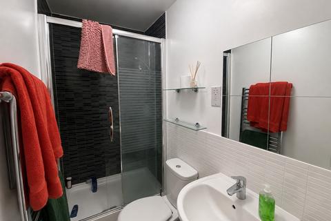 2 bedroom apartment to rent, Dalmeny Way, EPSOM