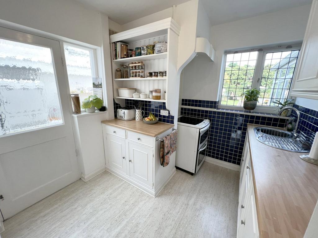 House in Solihull, Ulverley Green - View 4
