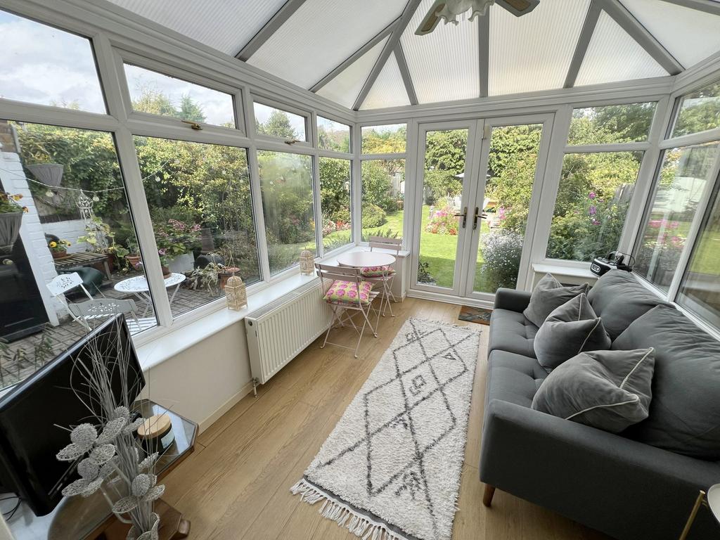 House in Solihull, Ulverley Green - More