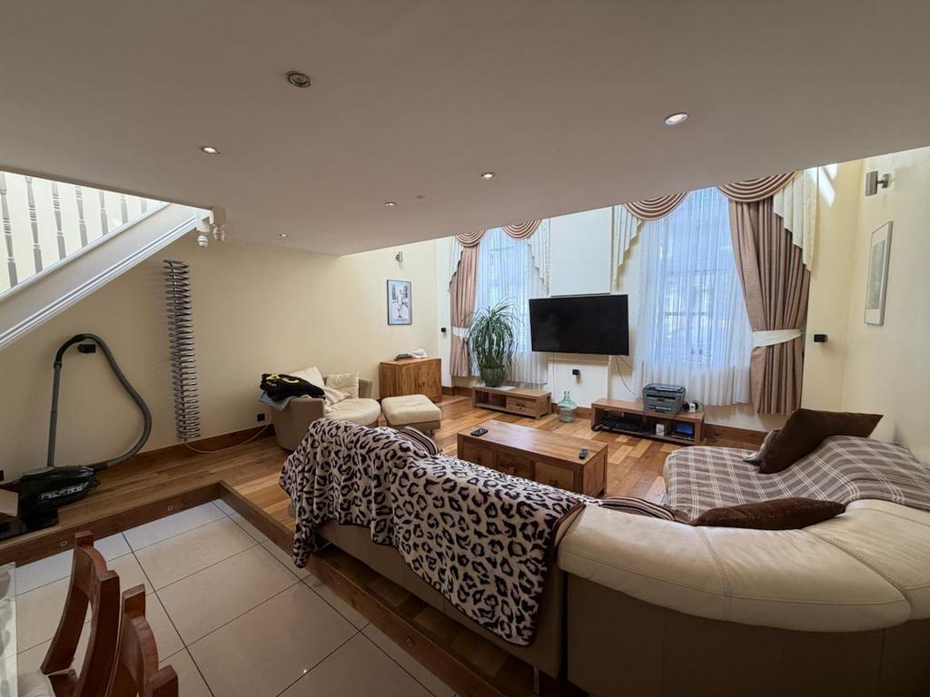 House in Enfield - View 2
