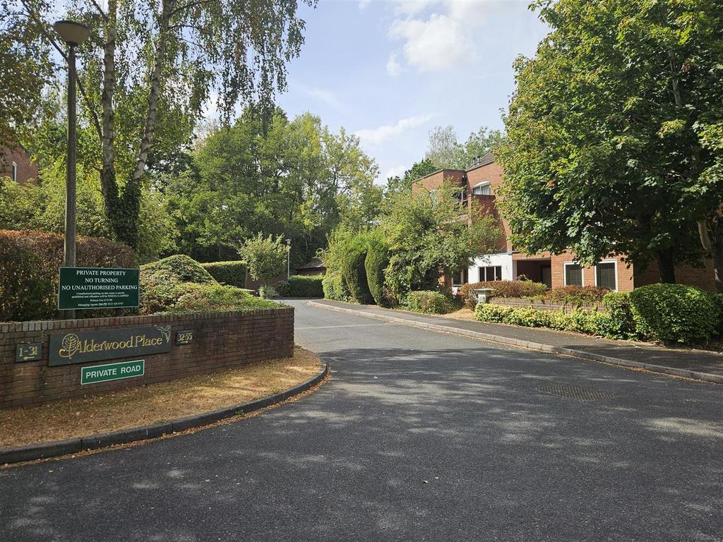 Apartment in Solihull - View 2