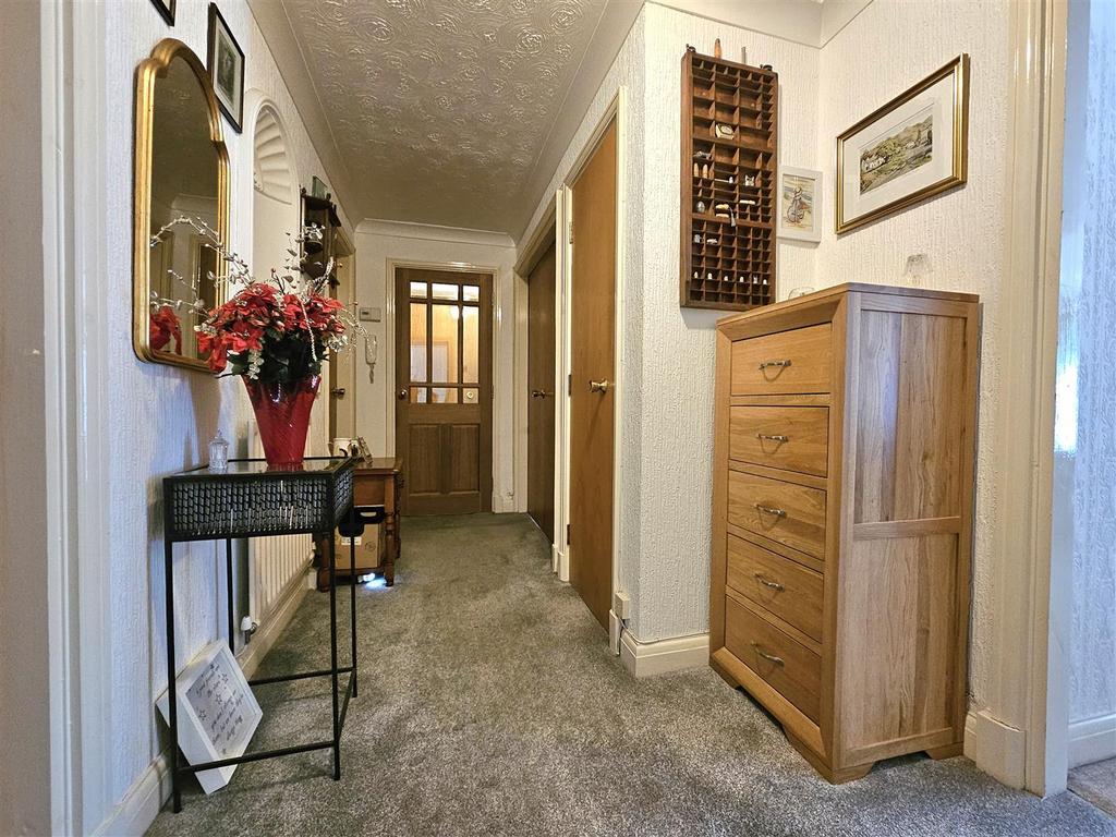Apartment in Solihull - View 3