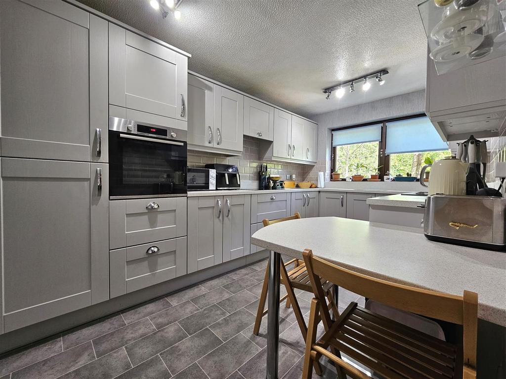 Apartment in Solihull - View 4