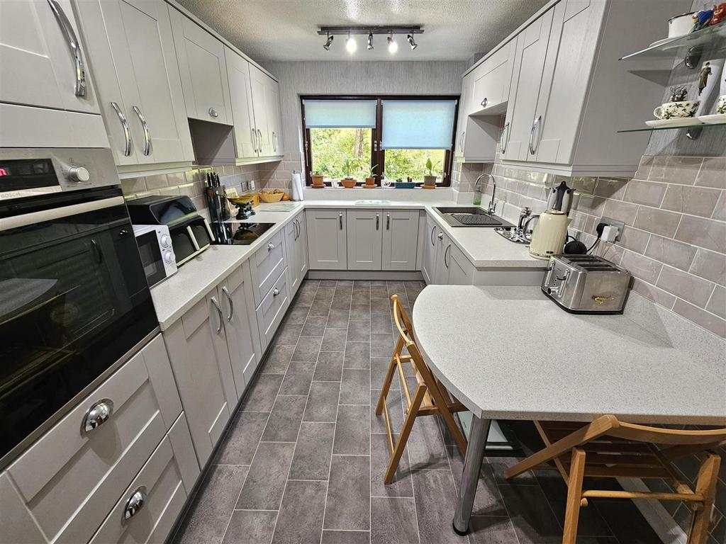 Apartment in Solihull - View 5