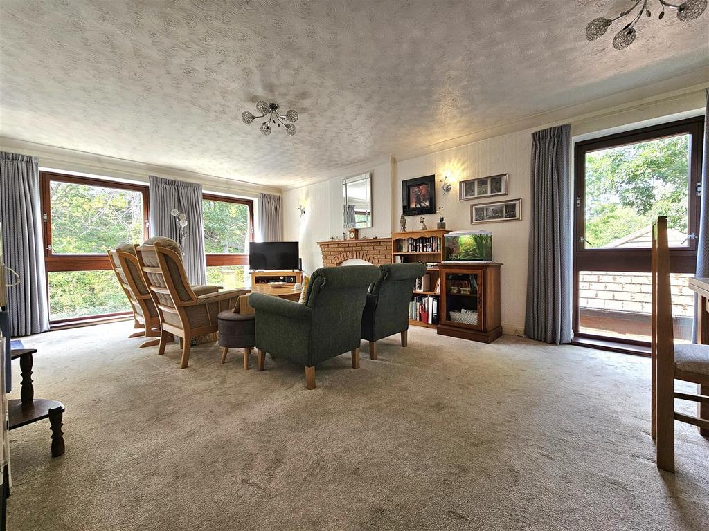 Apartment in Solihull - More