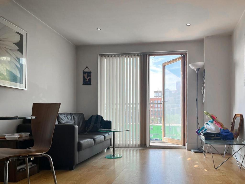 Apartment in Leeds - View 3