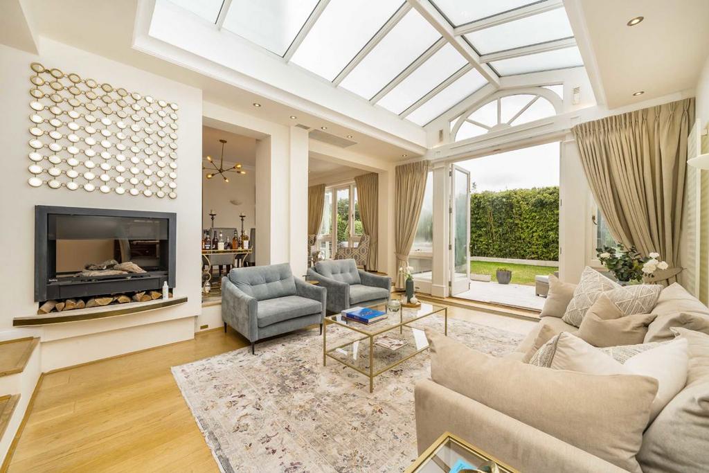 House in London - View 2