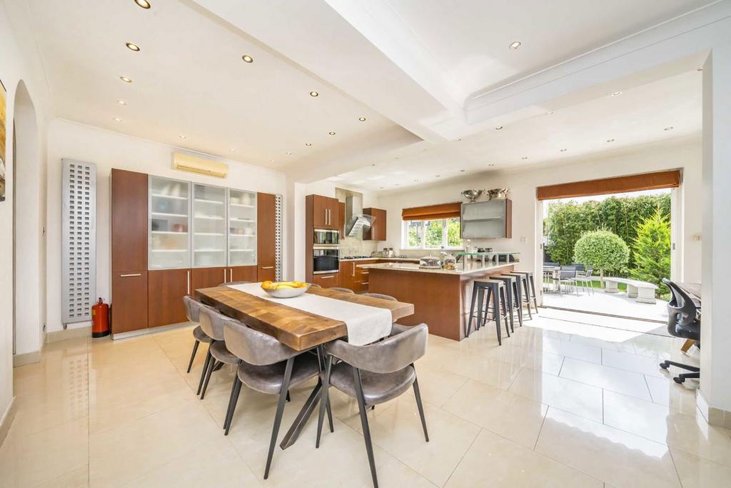 House in London - View 3
