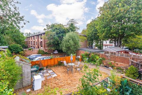 1 bedroom flat for sale, Lower Boston Road, London W7