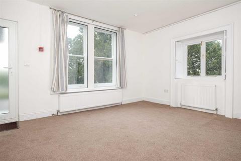 4 bedroom apartment to rent, Harlington Road, Uxbridge UB8