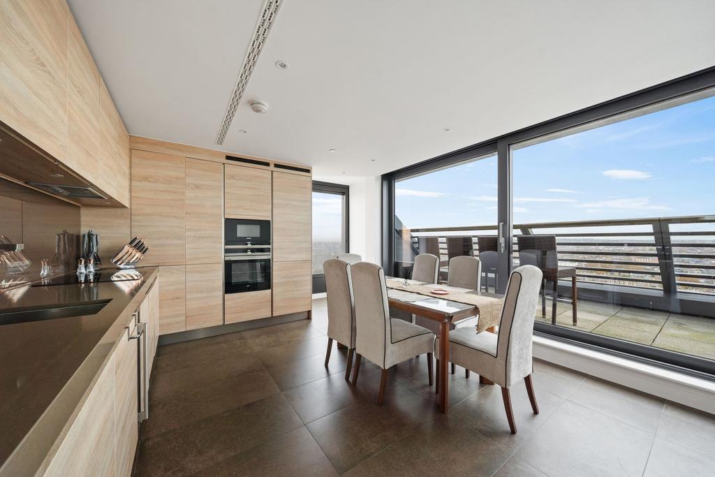 Apartment in London - View 3