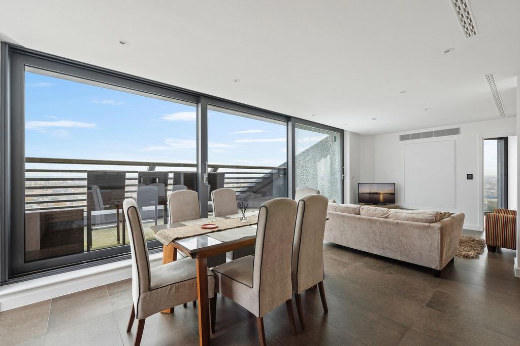 Apartment in London - View 5