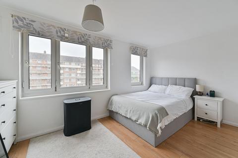 undefined, Armfield Crescent, Mitcham, CR4