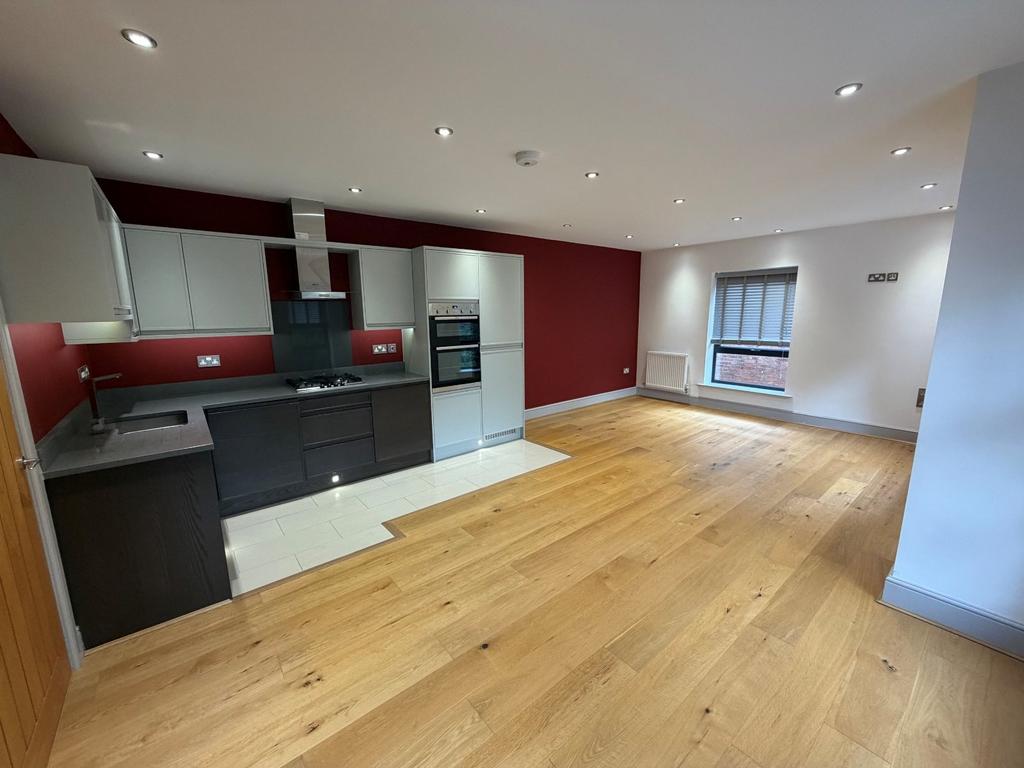 Apartment in West Midlands - View 3