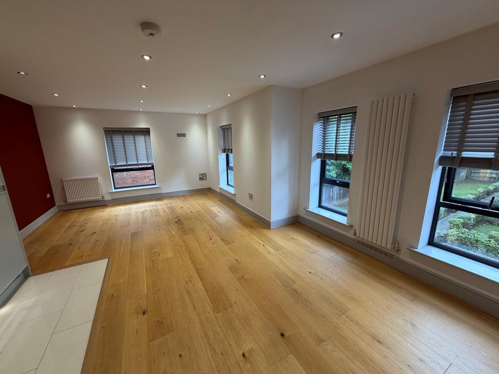 Apartment in West Midlands - View 5