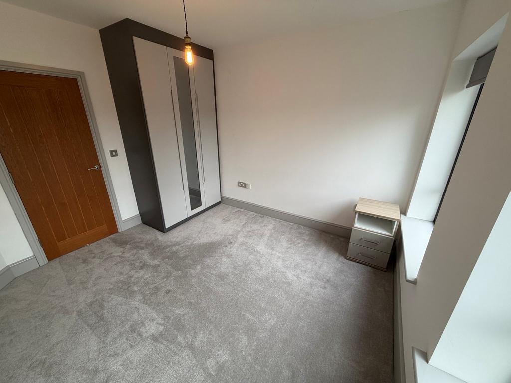Apartment in West Midlands - More