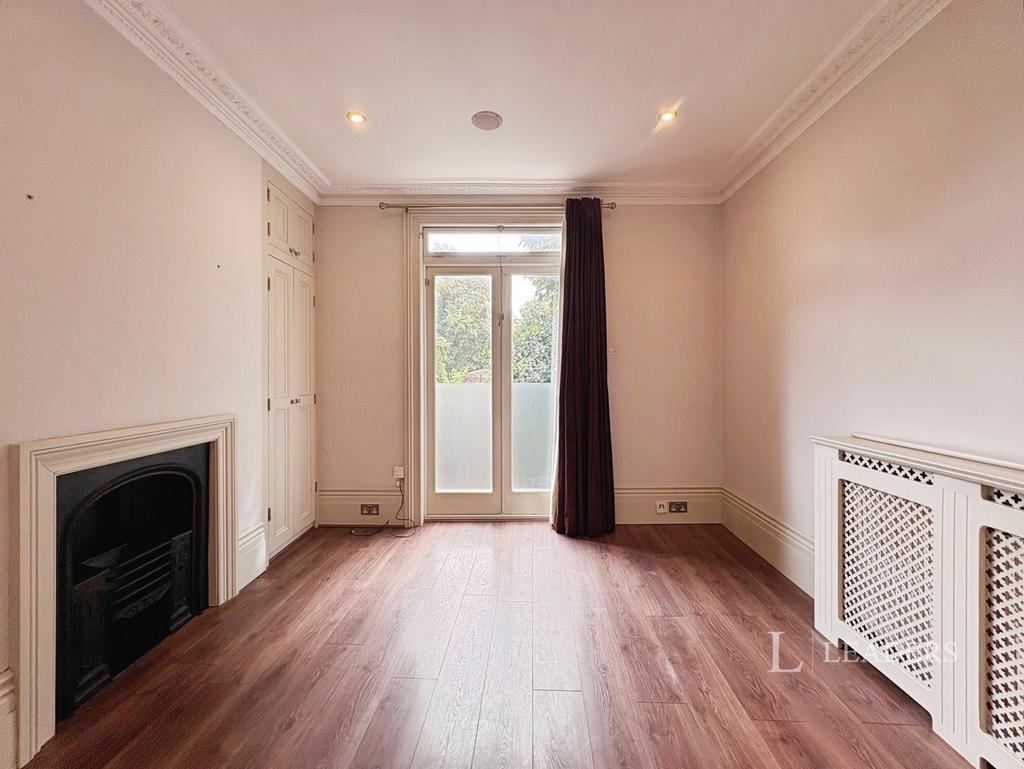 Apartment in East Sussex - More