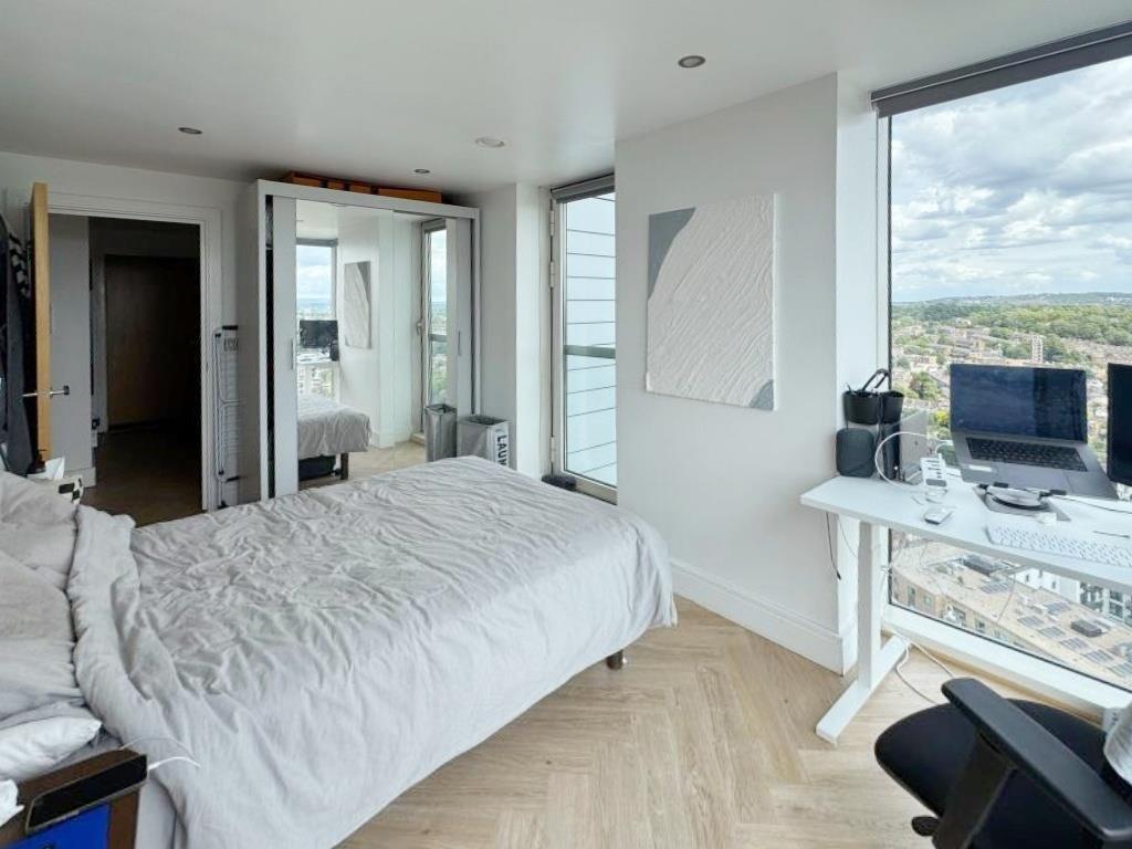 Apartment in London - More