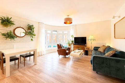1 bedroom flat for sale, Burnt Ash Road, London, SE12