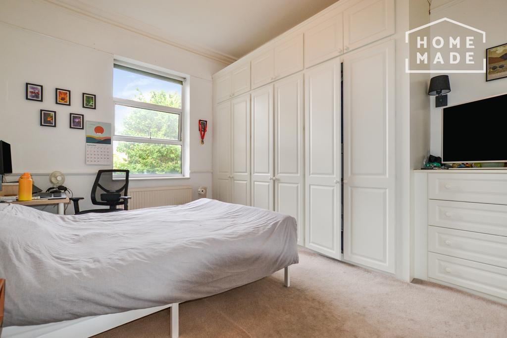 Apartment in London - View 5