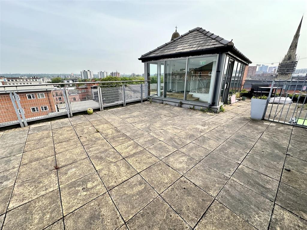 House in Salford - View 4